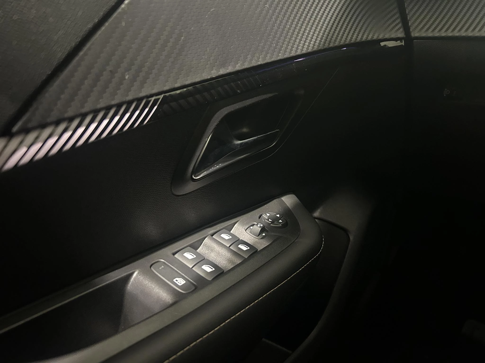 Peugeot 208 1.2 Hybrid 110 e-DCS6 Allure