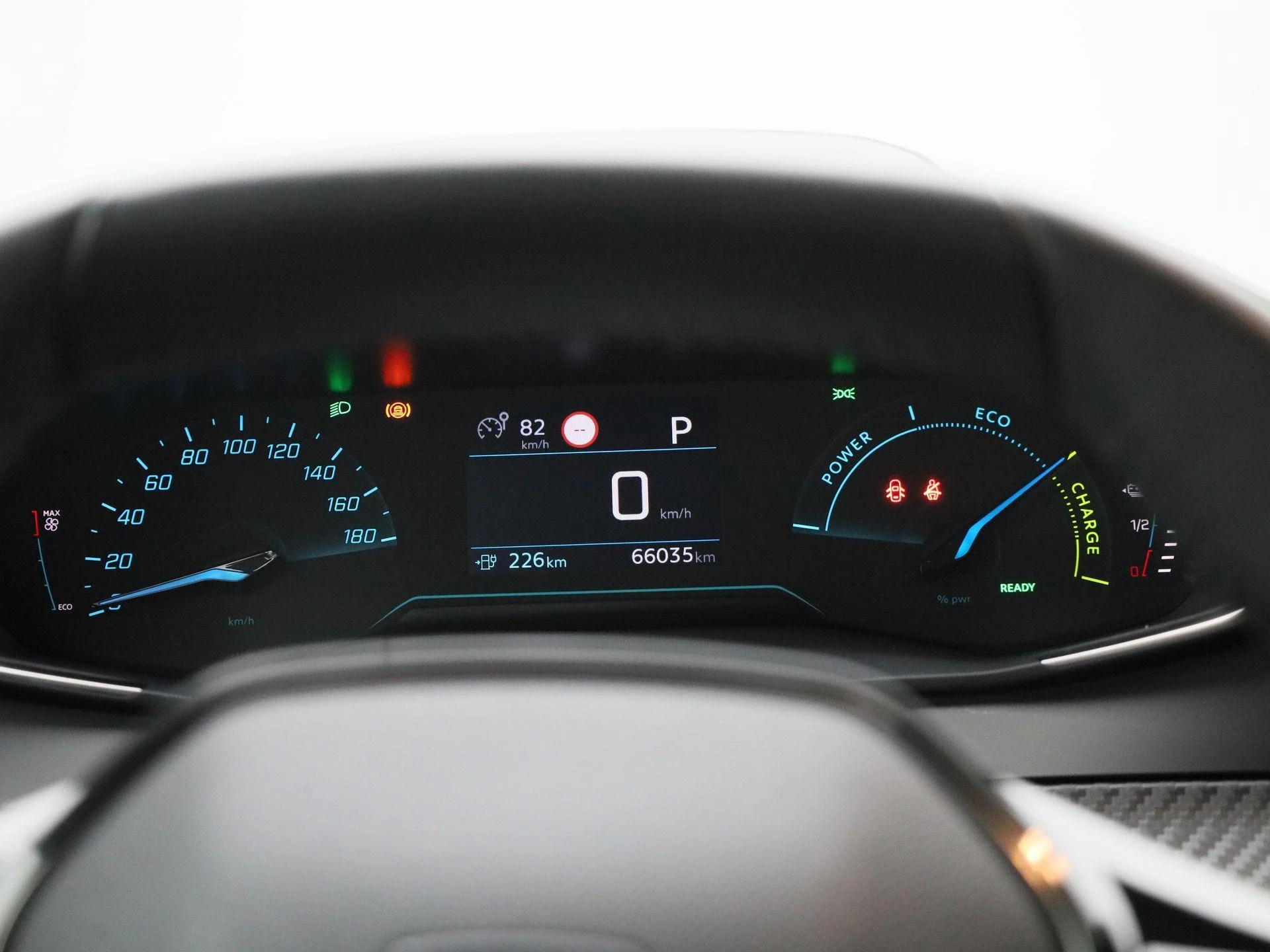 Peugeot-e-208-image-9