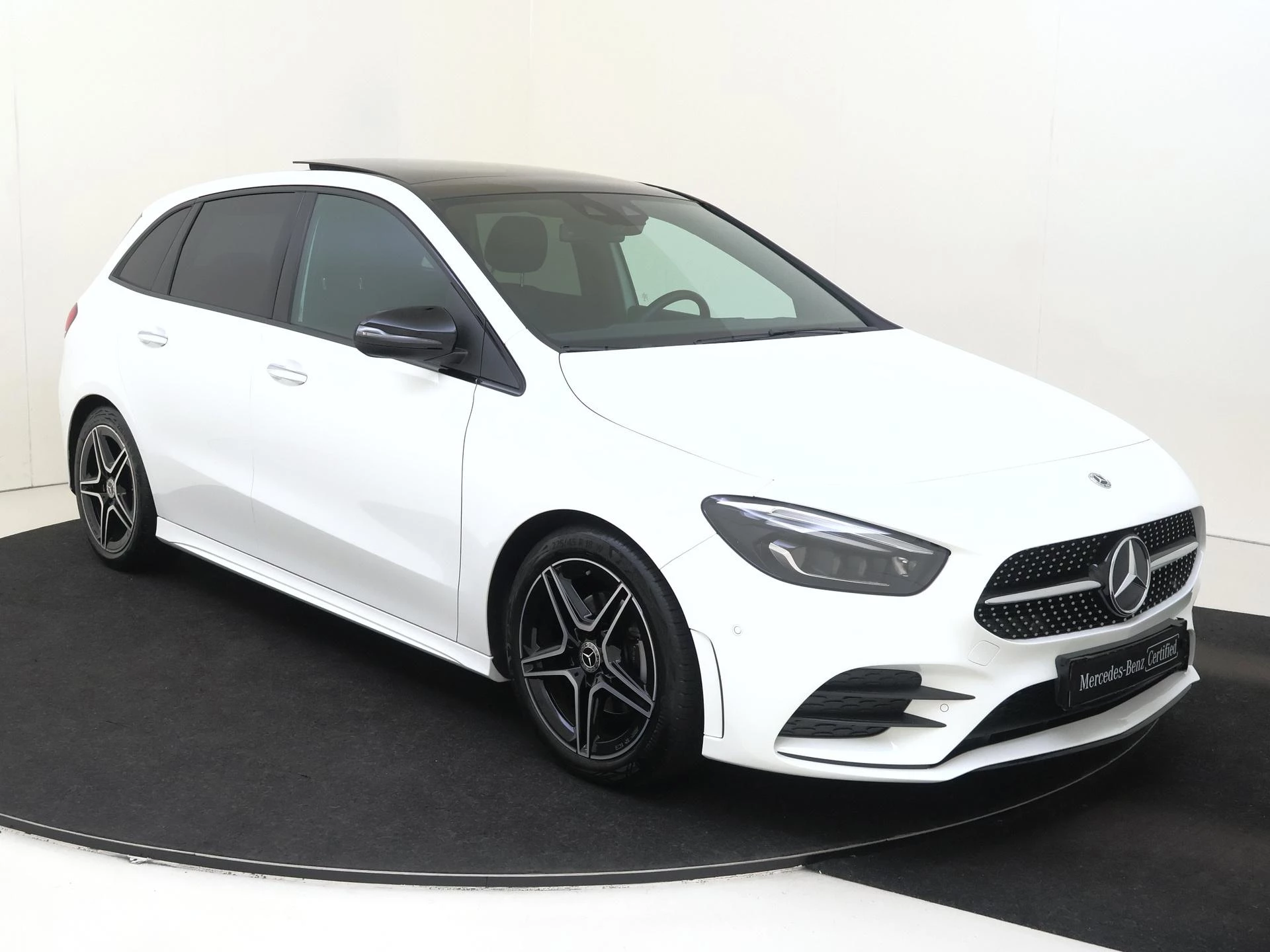 Mercedes-Benz-B-Klasse-image-4