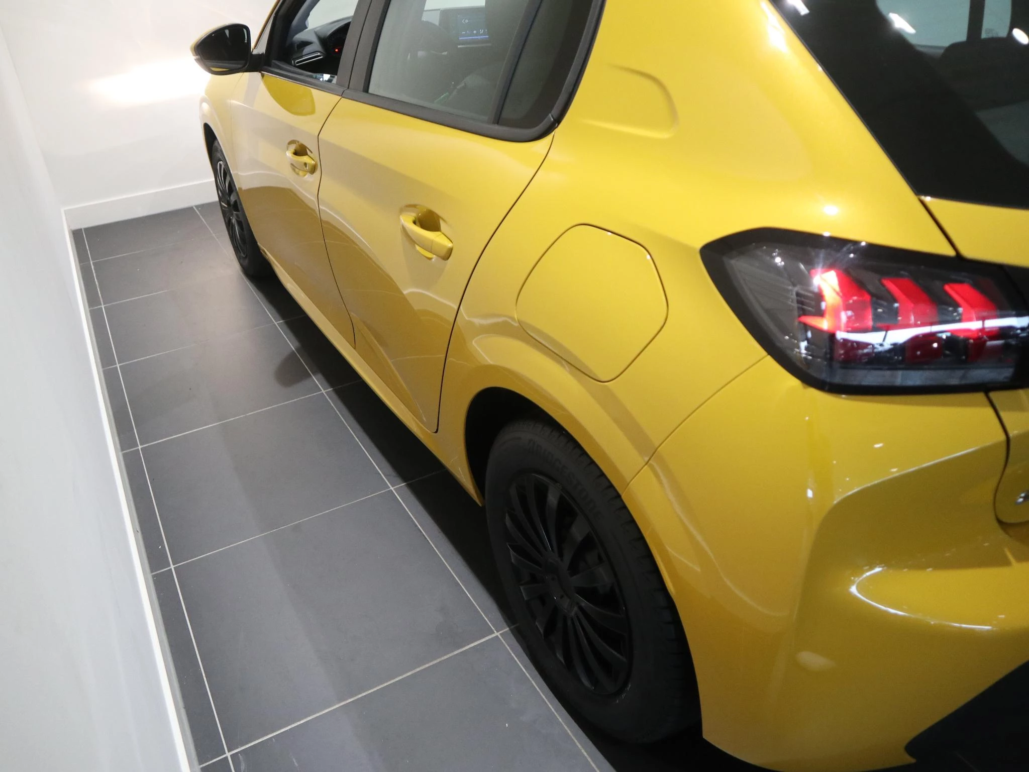 Peugeot-208-image-20