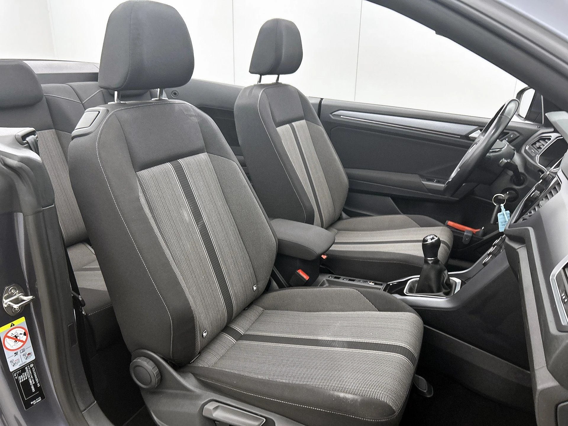 Volkswagen-T-Roc-image-39