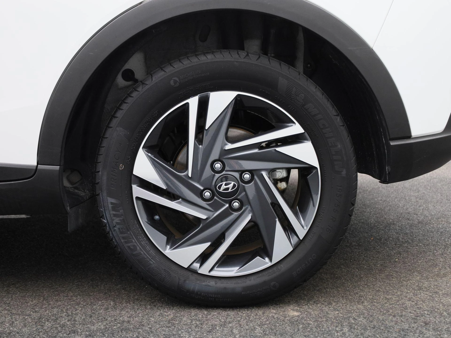 Hyundai-Bayon-image-12