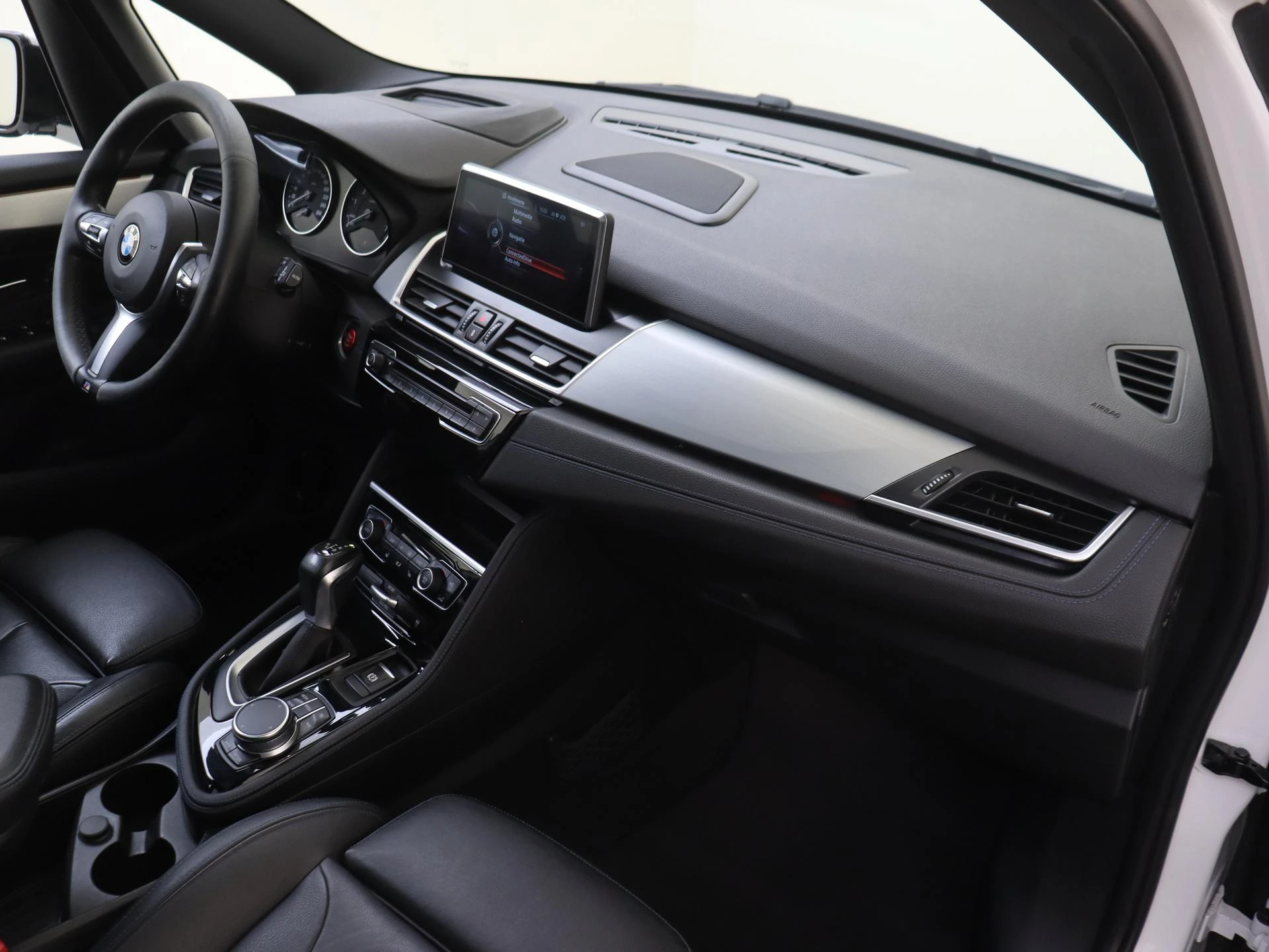 BMW-2 Serie-image-10
