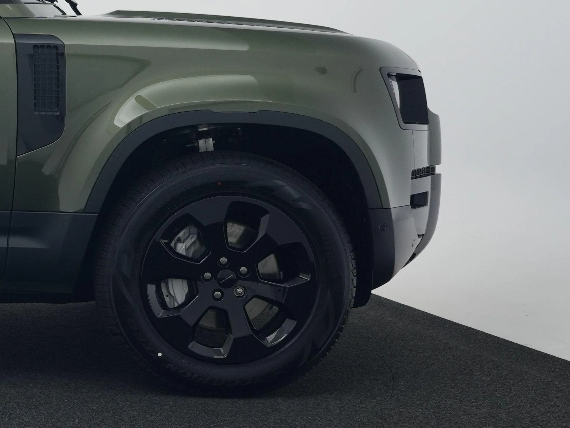 Land Rover-Defender-image-8