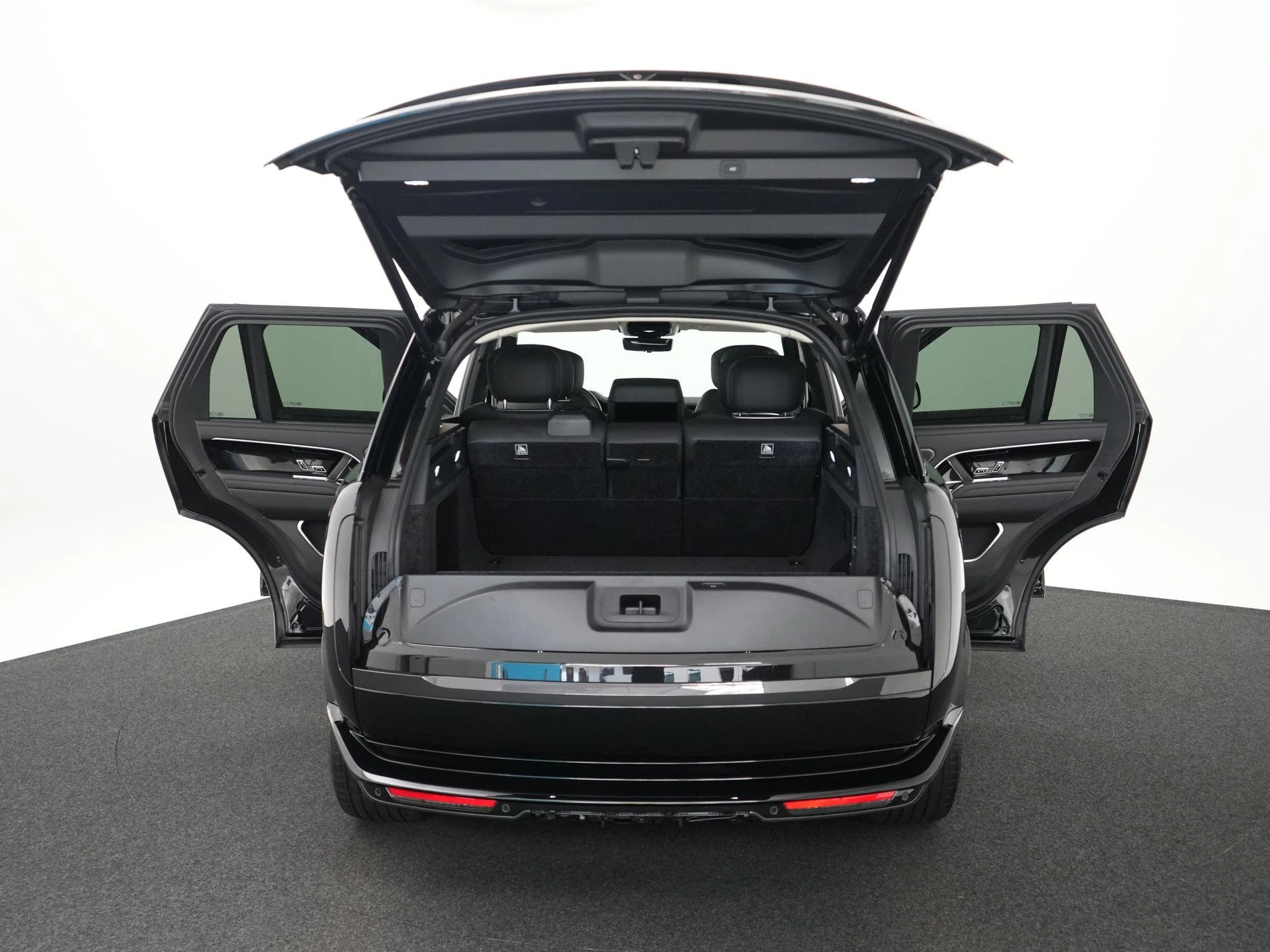 Land Rover-Range Rover-image-56
