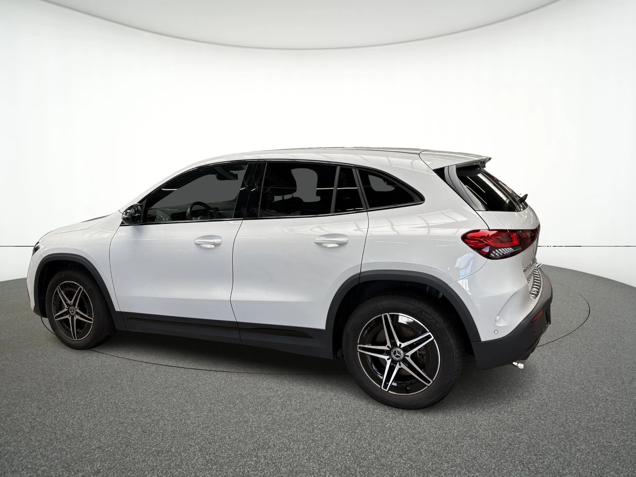 Mercedes-Benz-EQA-image-7
