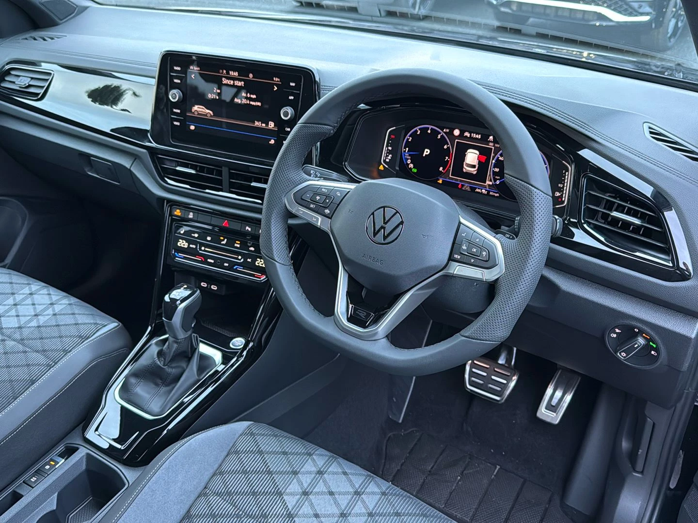 Volkswagen-T-Roc-image-23