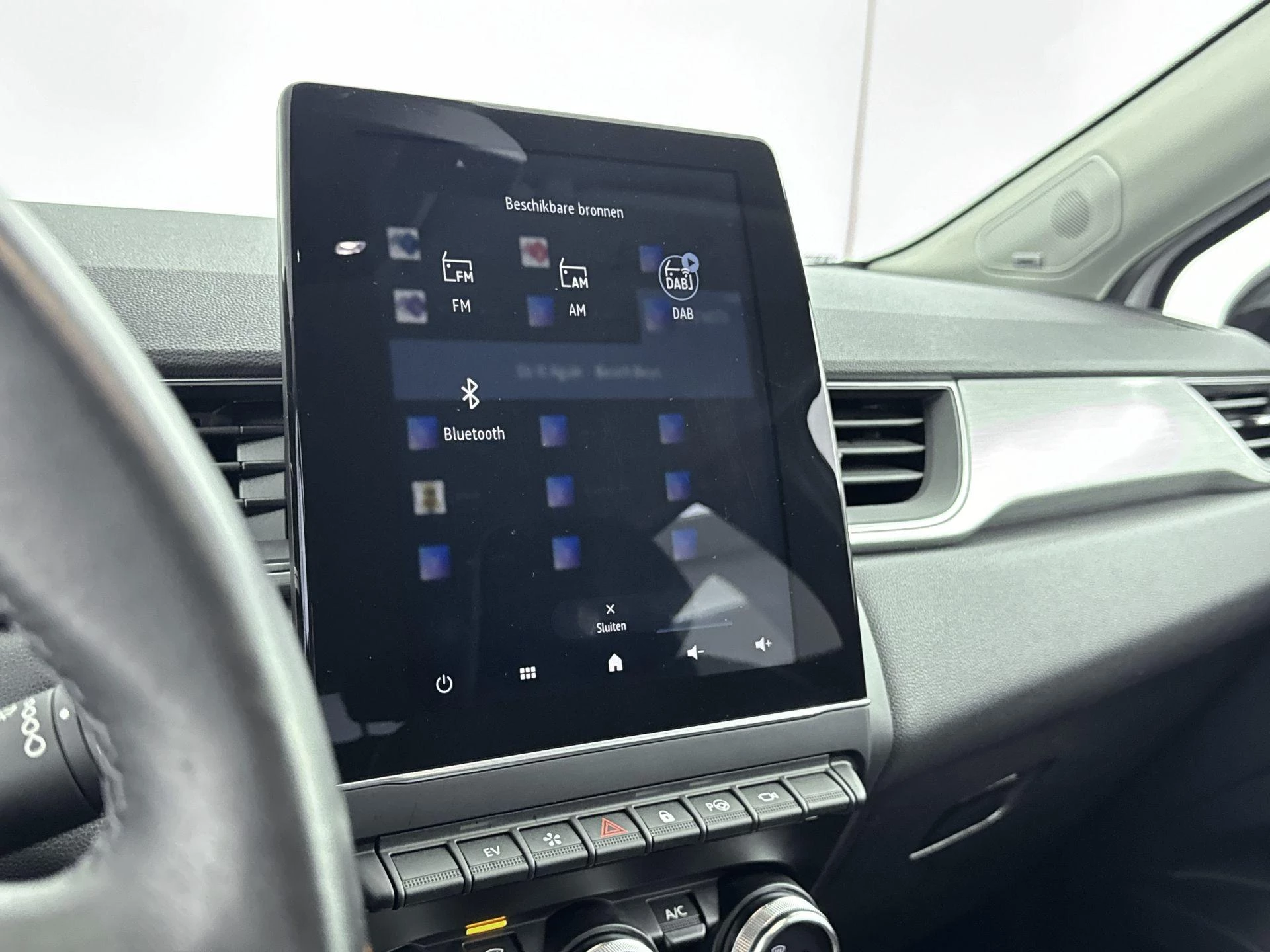 Renault-Captur-image-11