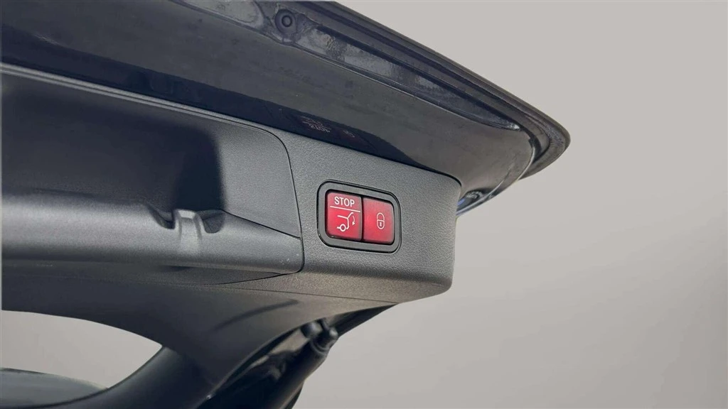 Mercedes-Benz-EQB-image-25