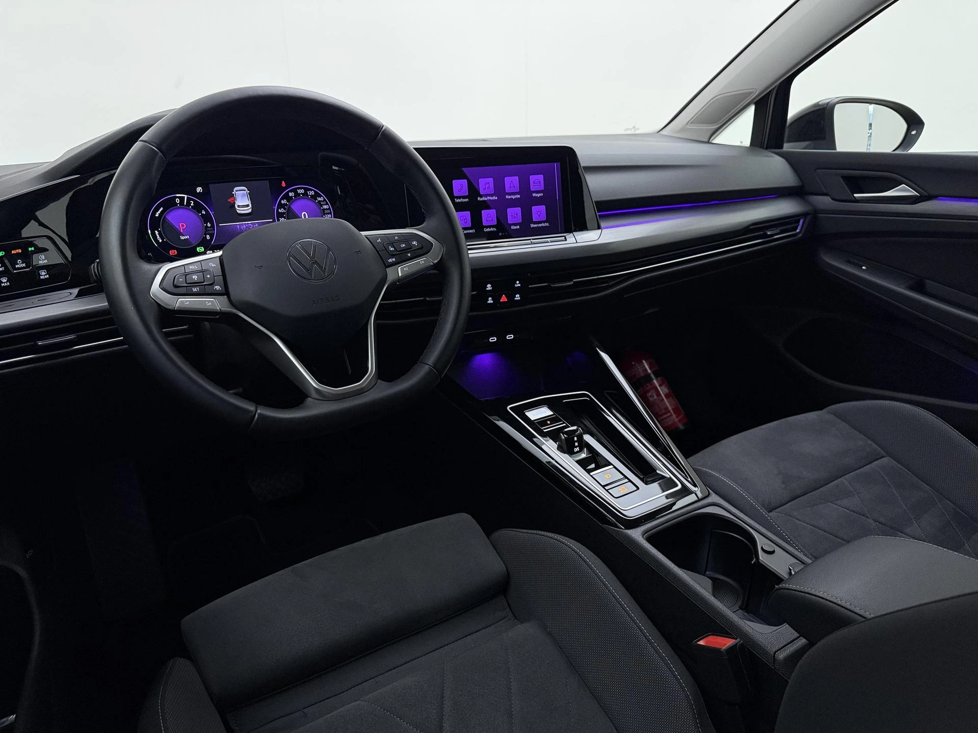Volkswagen-Golf-image-19