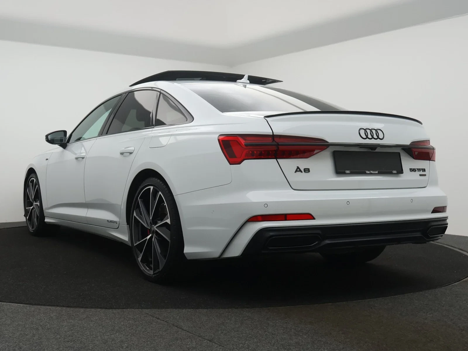 Audi A6 PHEV Audi A6 Competition 55TFSIe QUATTRO 367PK *AUTOMAAT*3X-S LINE*PANODAK*LEDER*CAMERA*CRUISE*PDC*NAVI*APP-CONNECT*...*