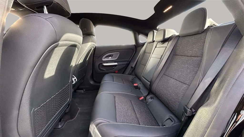 Mercedes-Benz-CLA-image-20