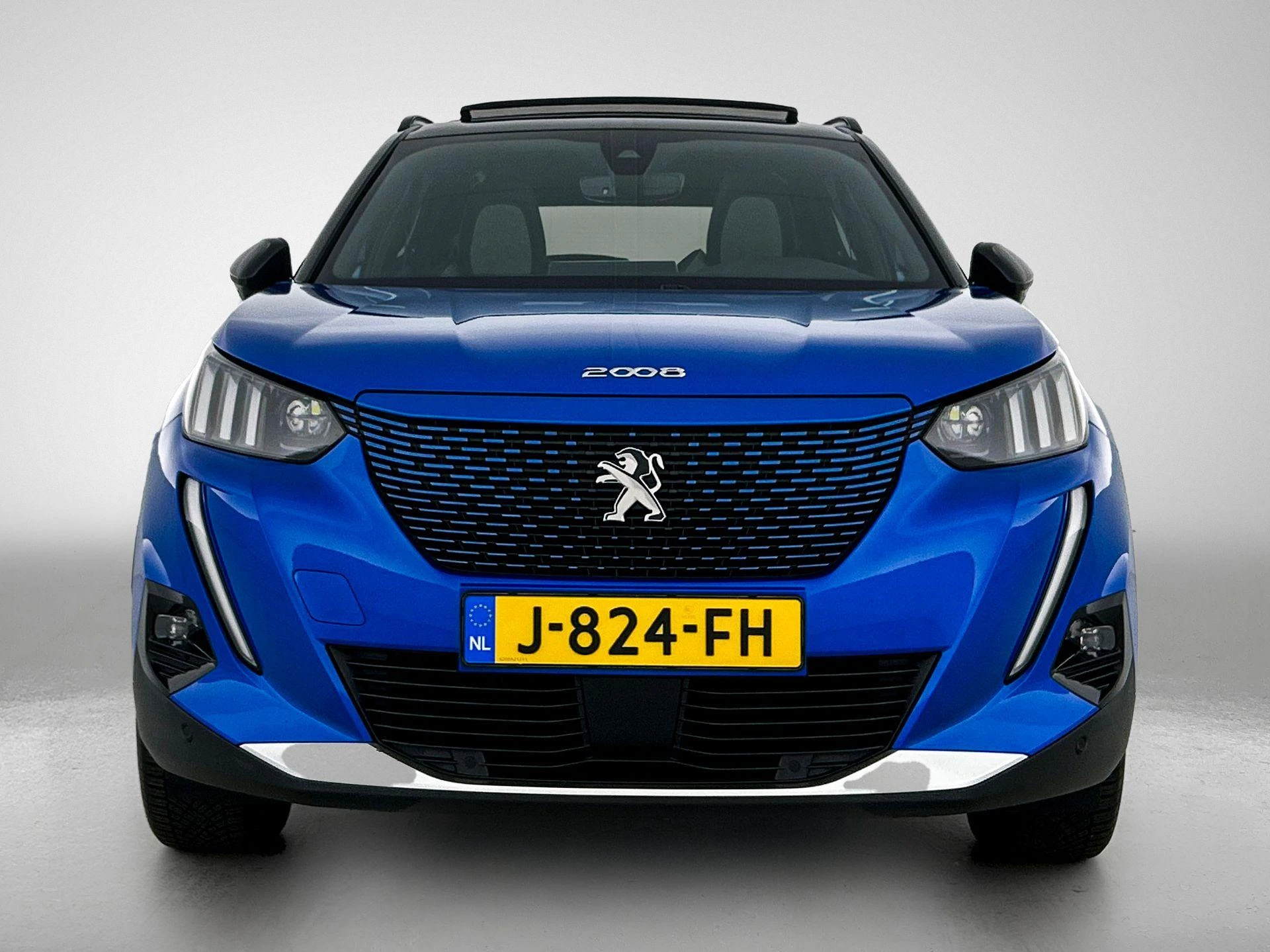 Peugeot-e-2008-image-4