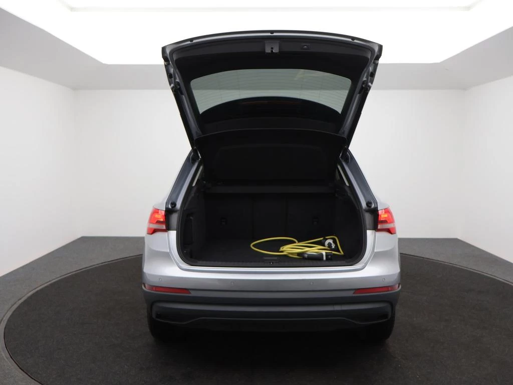 Audi Q3 PHEV Audi Q3 PHEV Attraction 45TFSIe 245PK *AUTOMAAT*LEDER*NAVI*PDC*CRUISE*VIRTUAL COCKPIT*...*