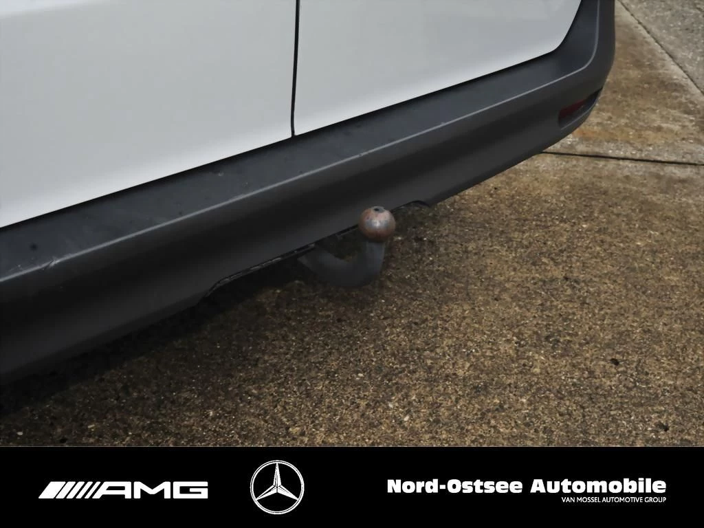 Mercedes-Benz-Vito-image-11