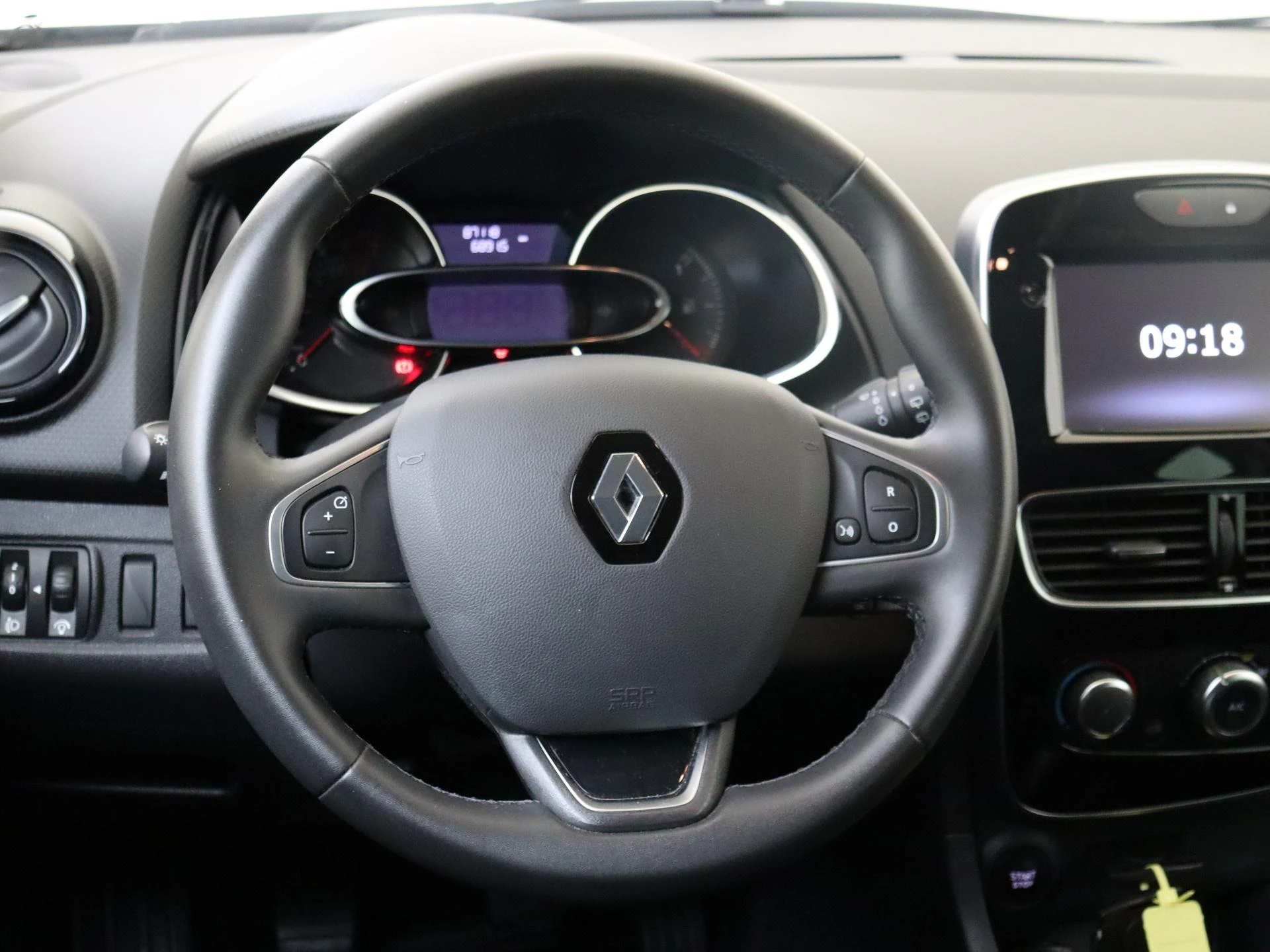 Renault-Clio-image-9