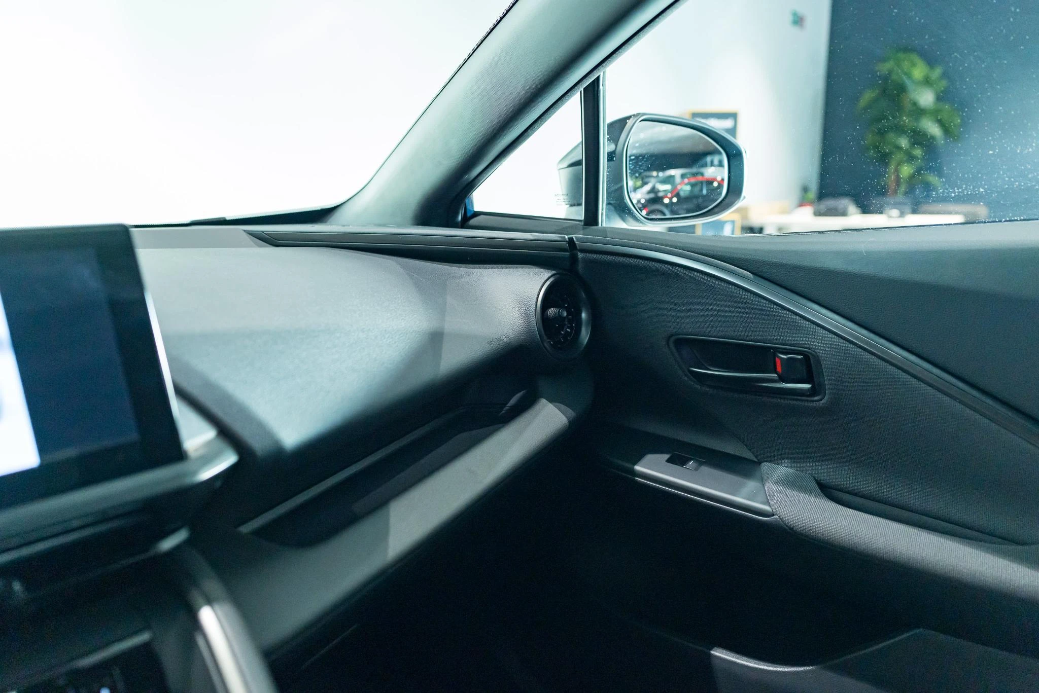 Toyota-C-HR-image-32