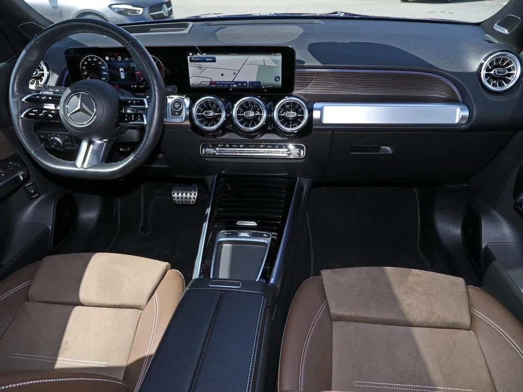 Mercedes-Benz-GLB 220 d-image-13
