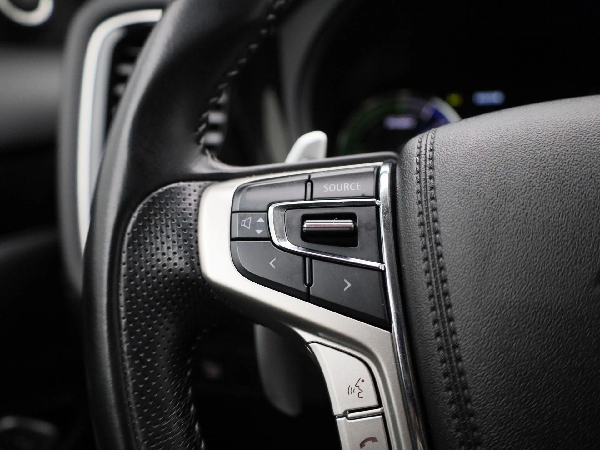 Mitsubishi-Outlander-image-20