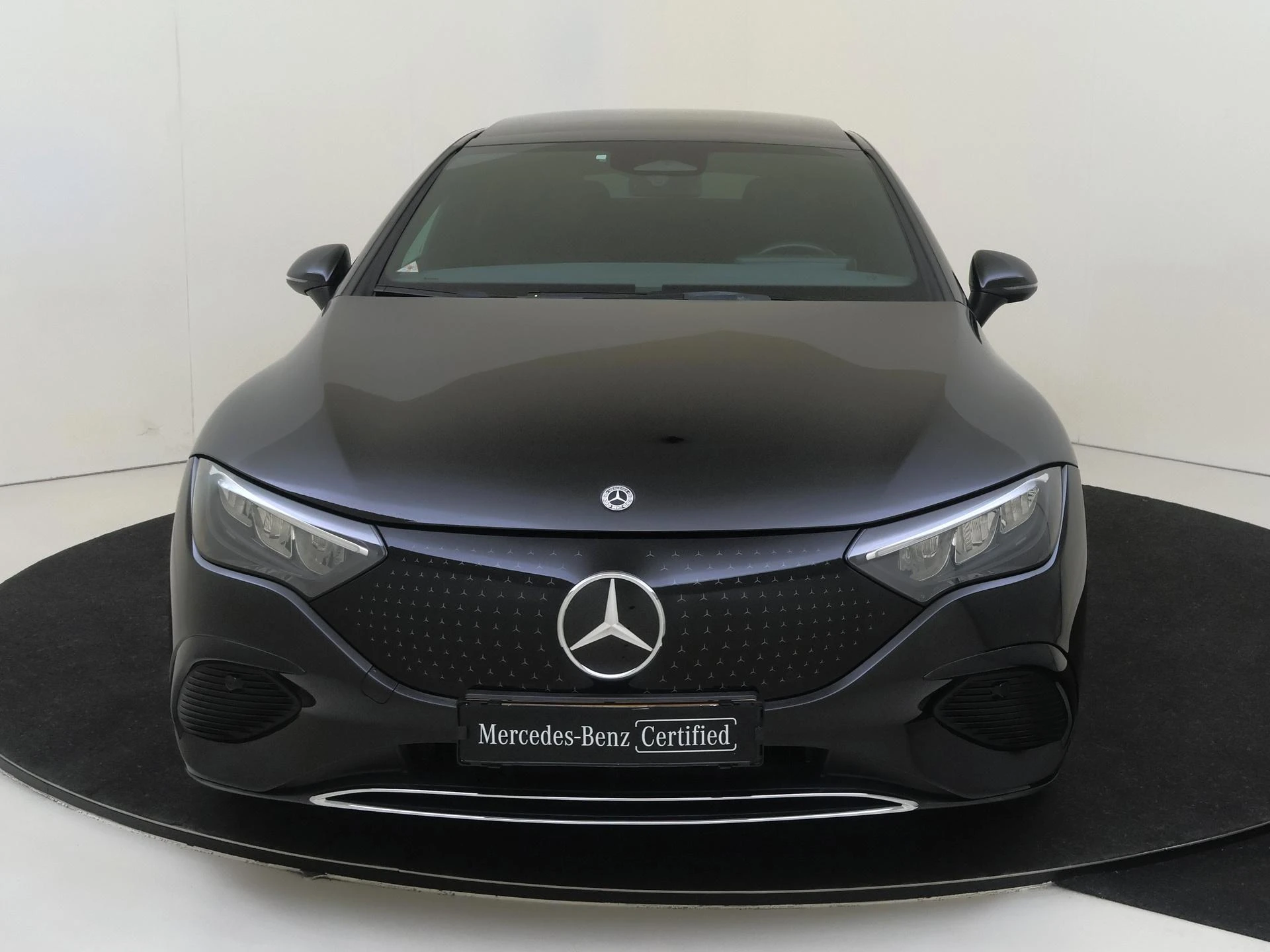 Mercedes-Benz-EQE-image-5