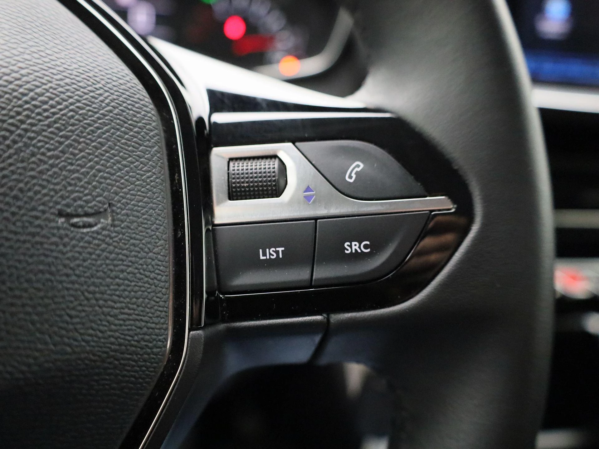 Peugeot-208-image-14