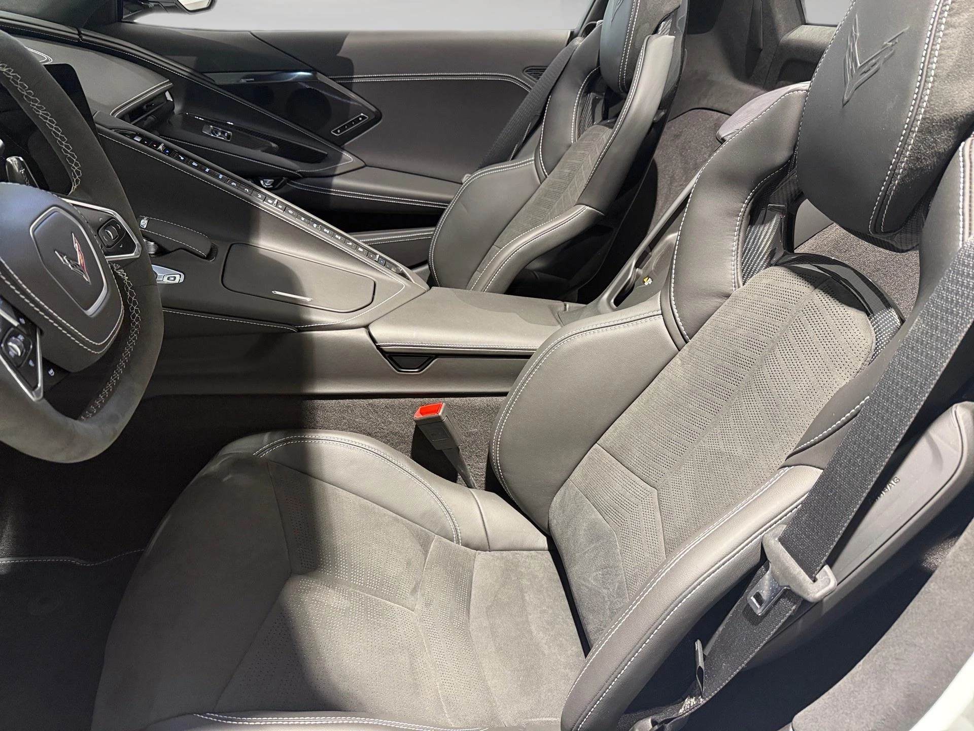 Chevrolet-Corvette-image-11