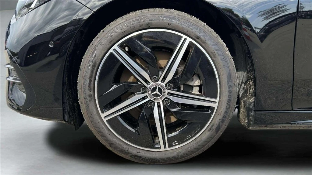 Mercedes-Benz-CLA-image-8