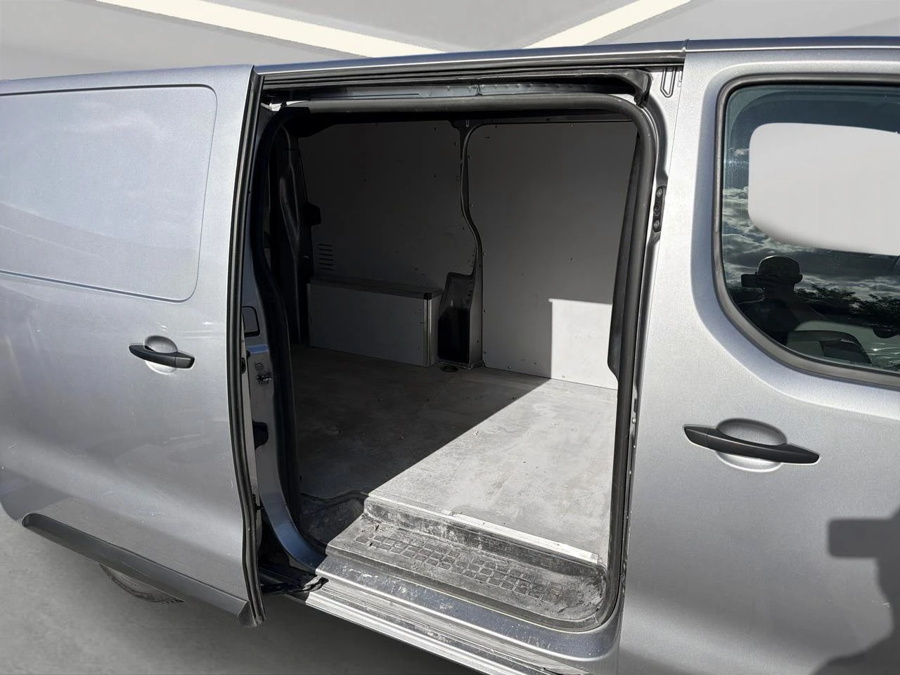 Peugeot-Expert-image-13
