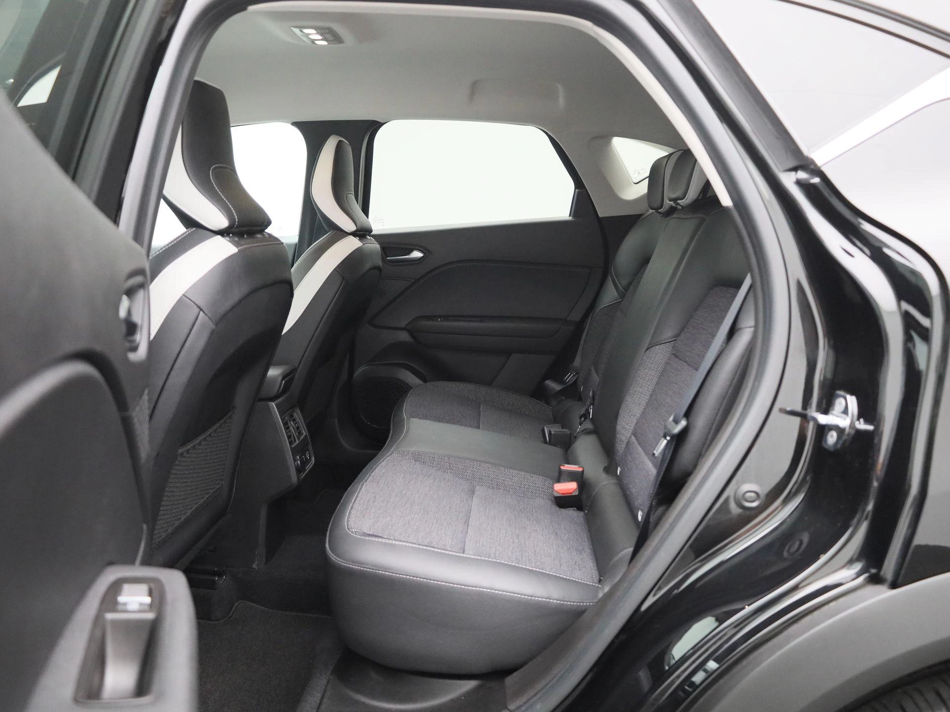 Renault Captur 1.6 E-Tech full hybrid 145 techno