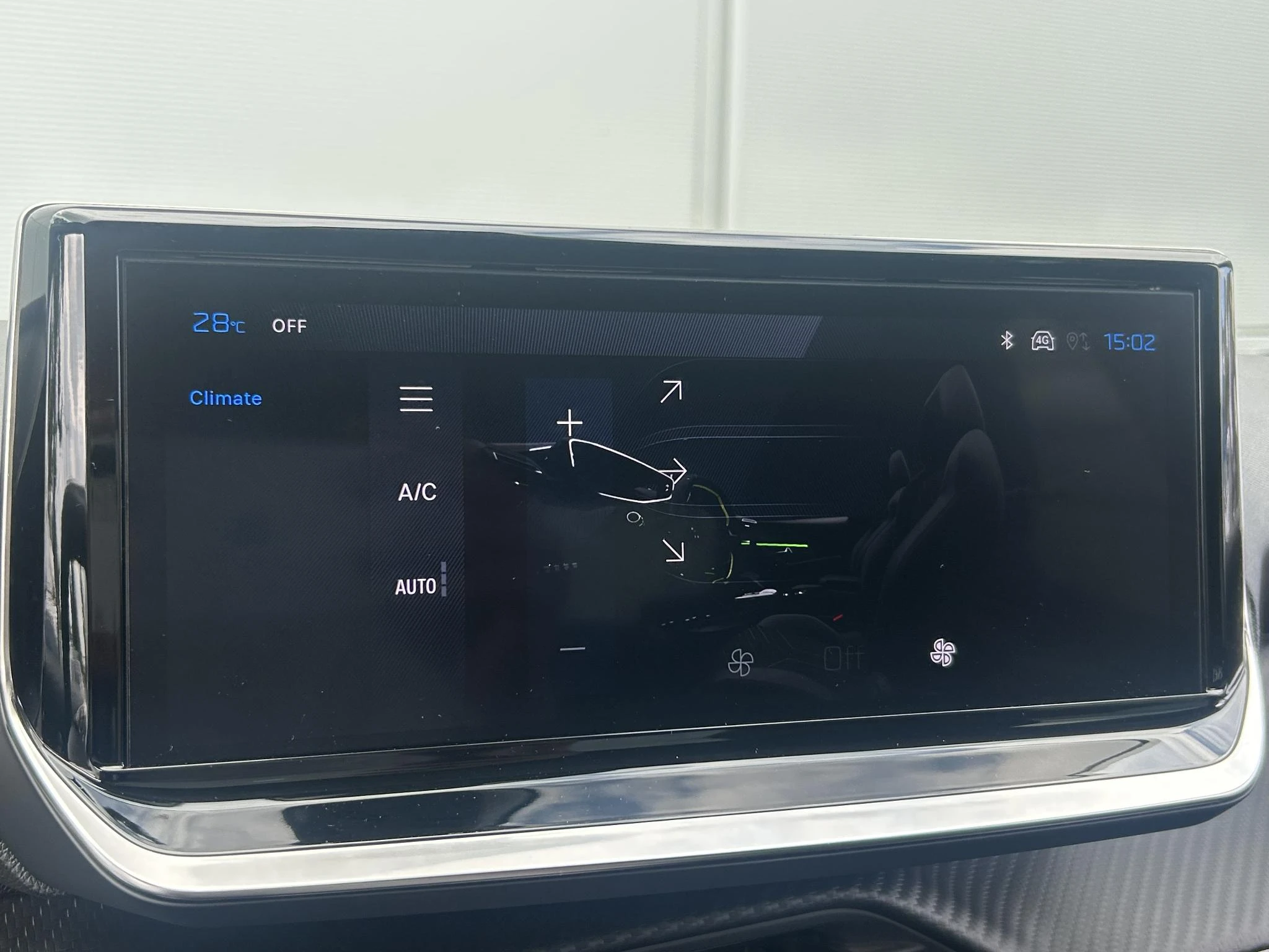 Peugeot-208-image-13