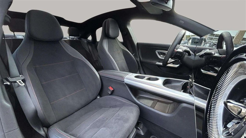 Mercedes-Benz-CLA-image-20