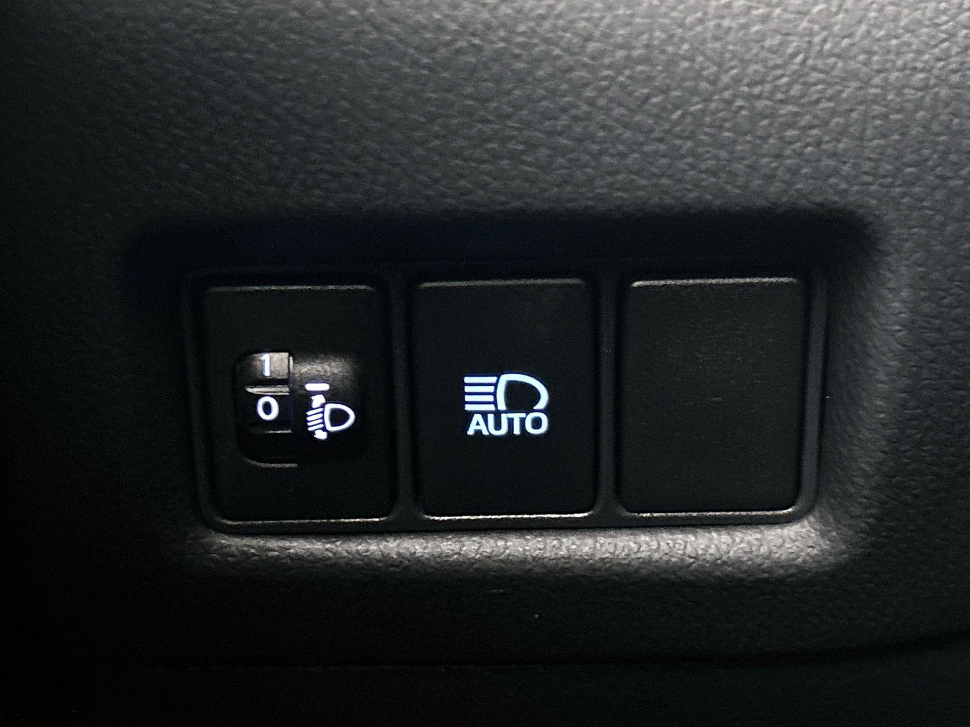 Toyota-C-HR-image-16