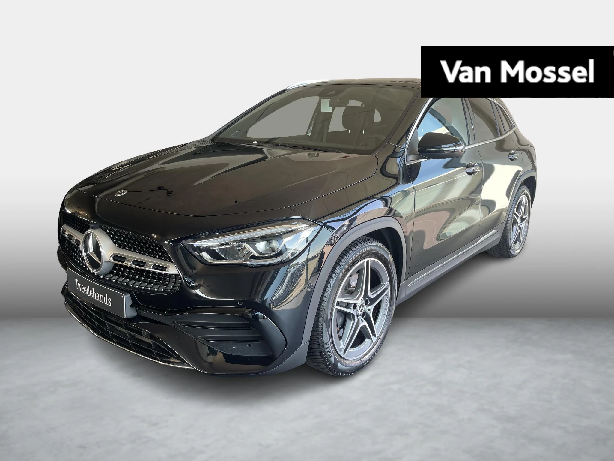 Mercedes-Benz-GLA-image-0