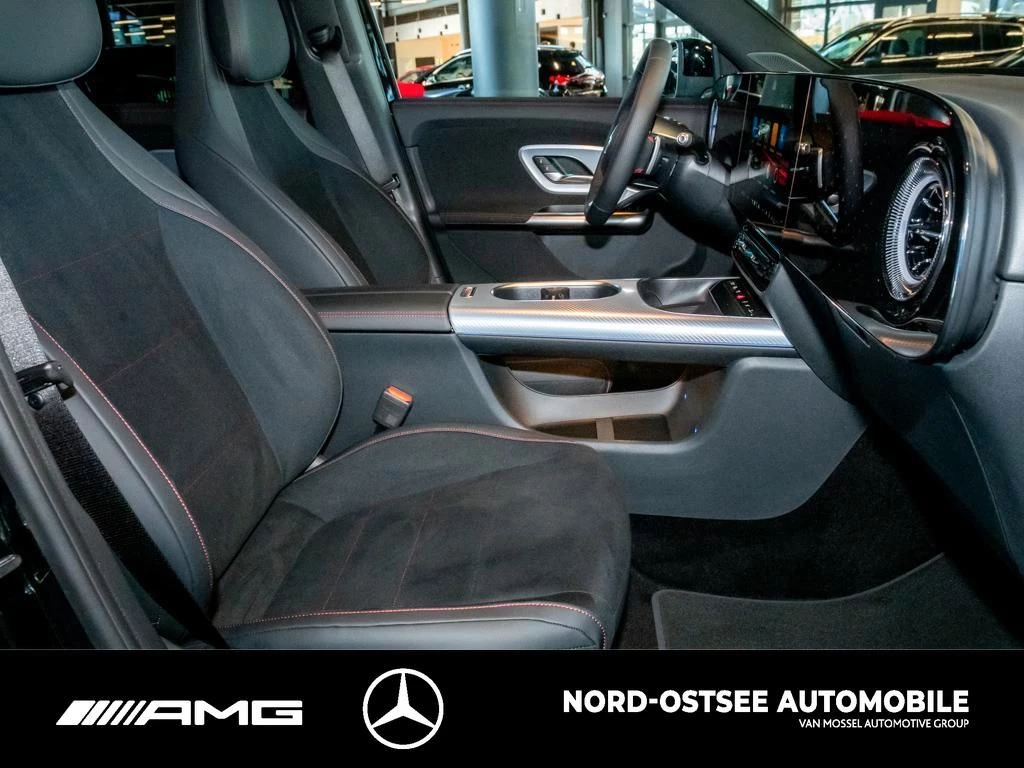 Mercedes-Benz-GLB-image-9