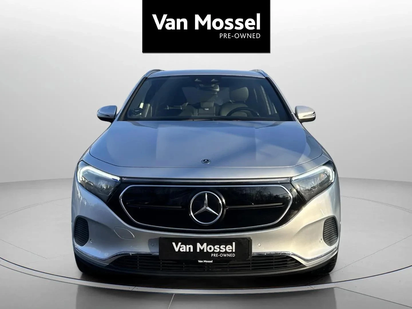 Mercedes-Benz-EQA-image-2