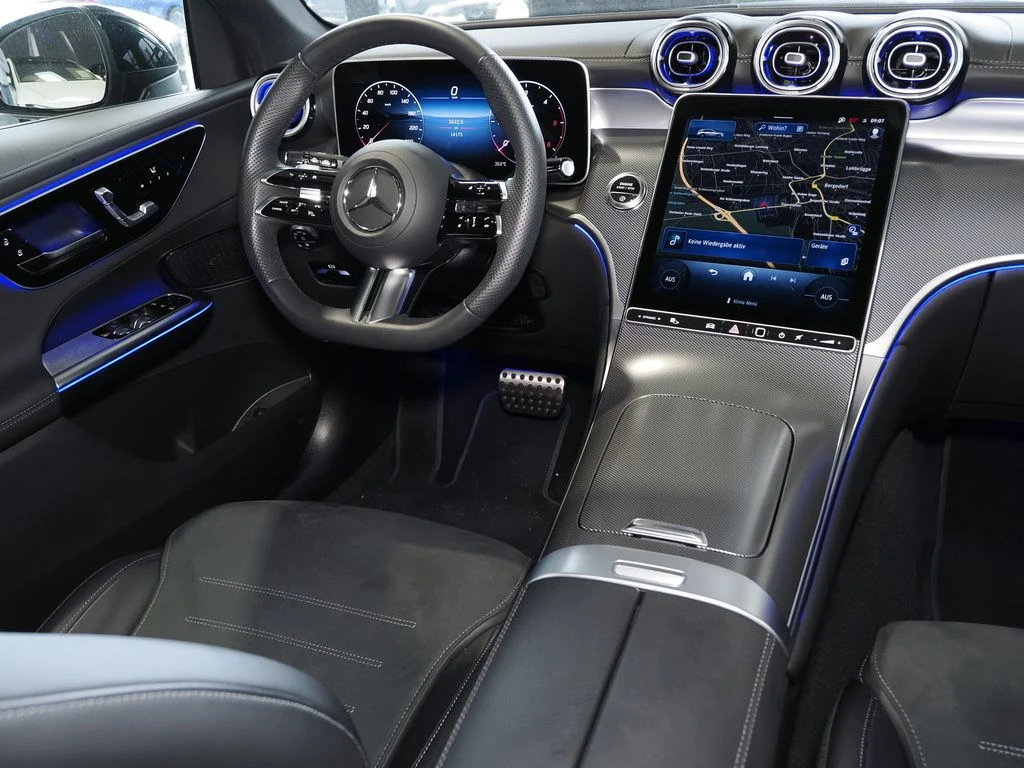 Mercedes-Benz-GLC 220 d-image-9