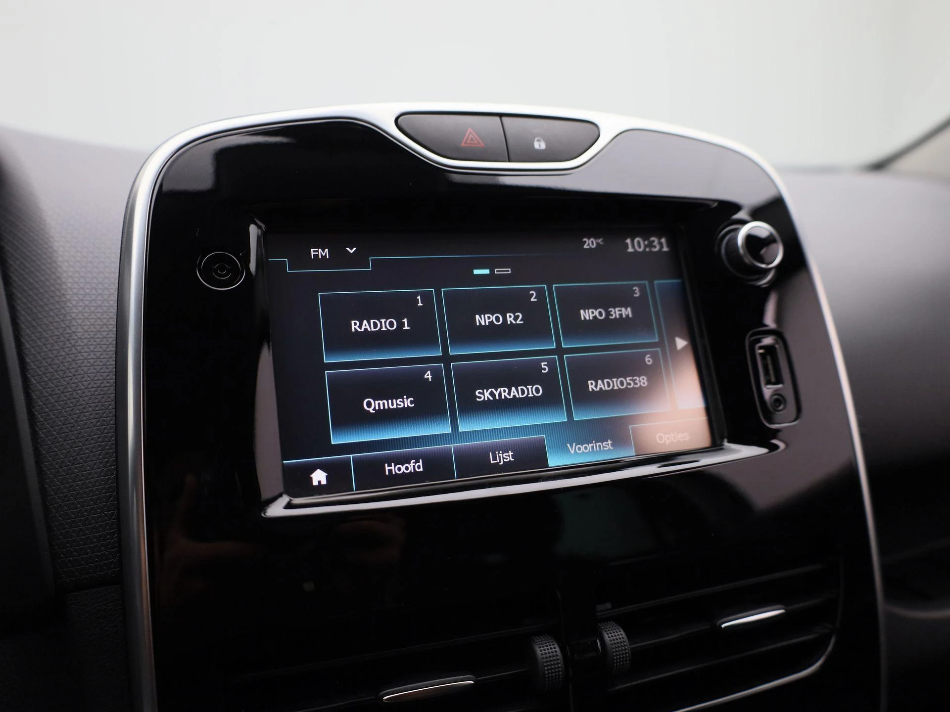 Renault-Clio-image-26
