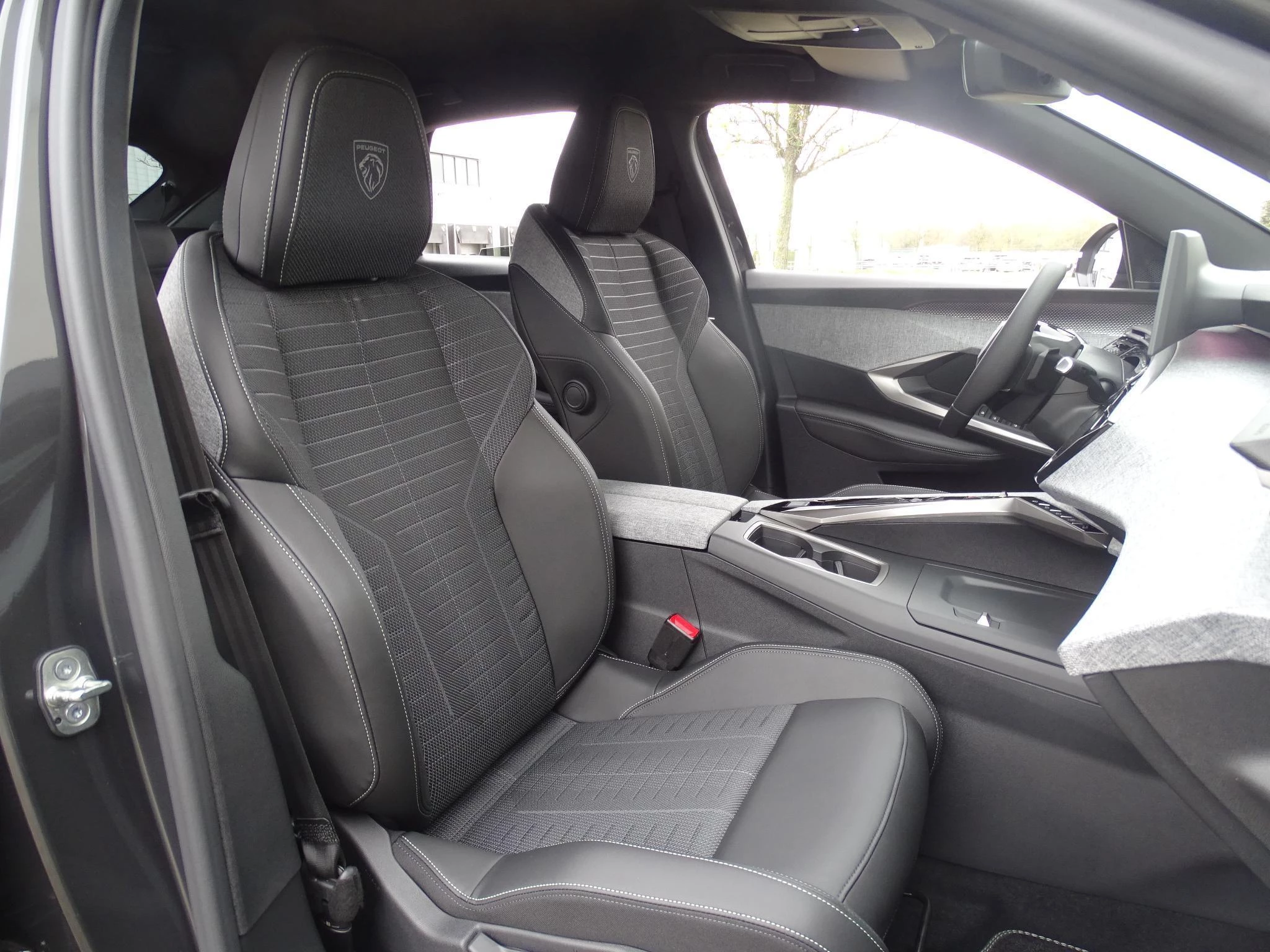 Peugeot 3008 1.2 HYBRID 145 e-DSC6 GT