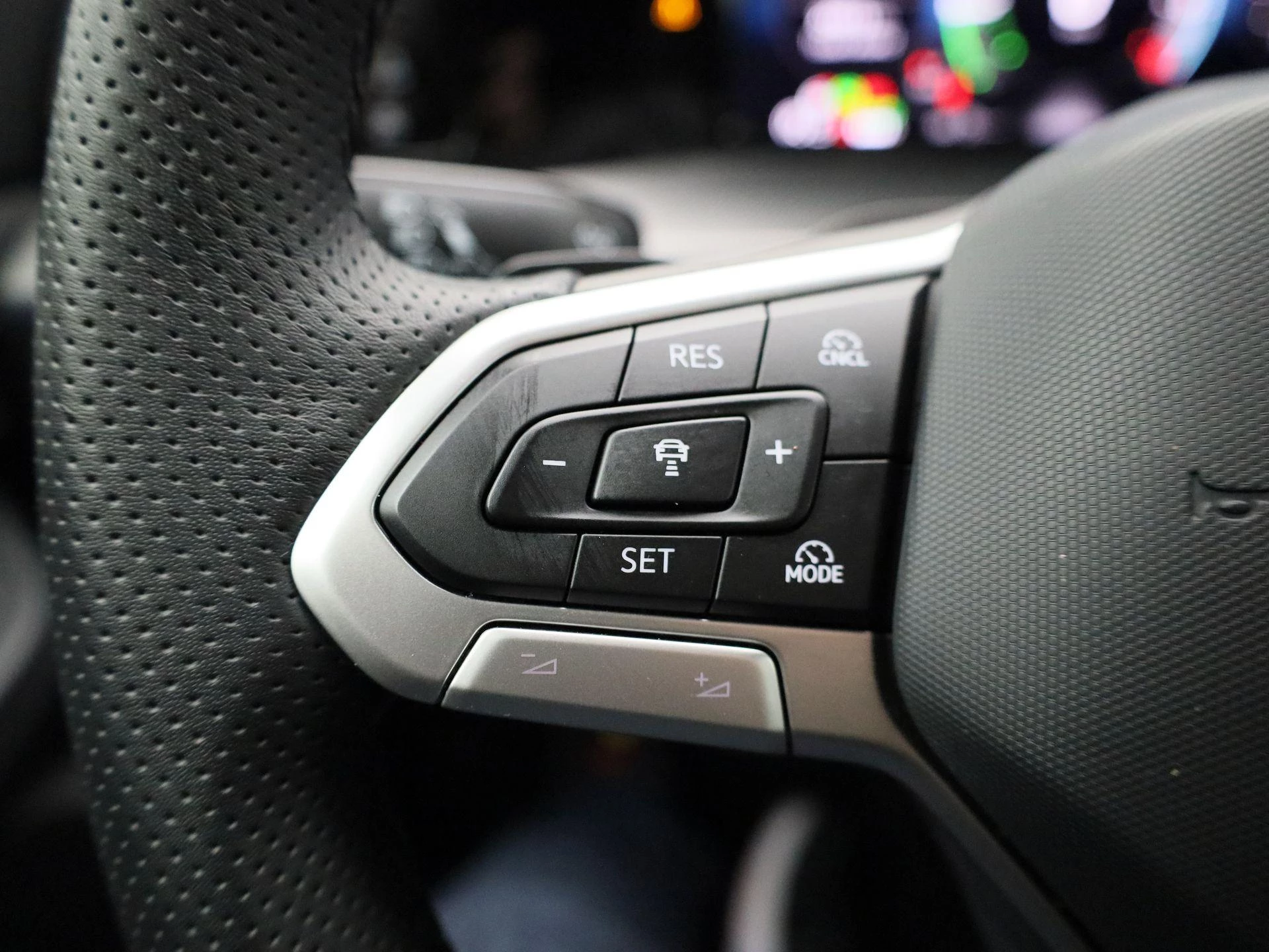 Volkswagen-Golf-image-21