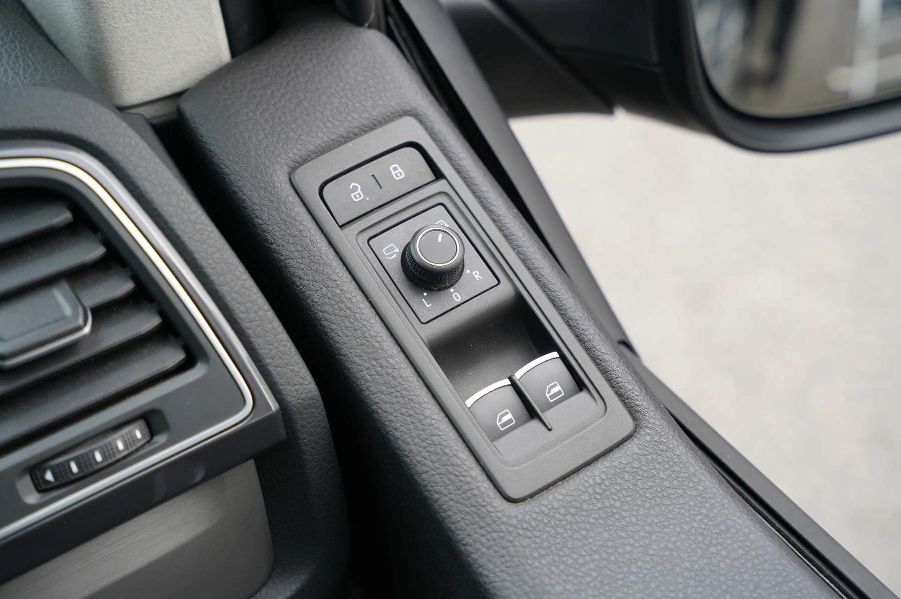 Volkswagen-California-image-18