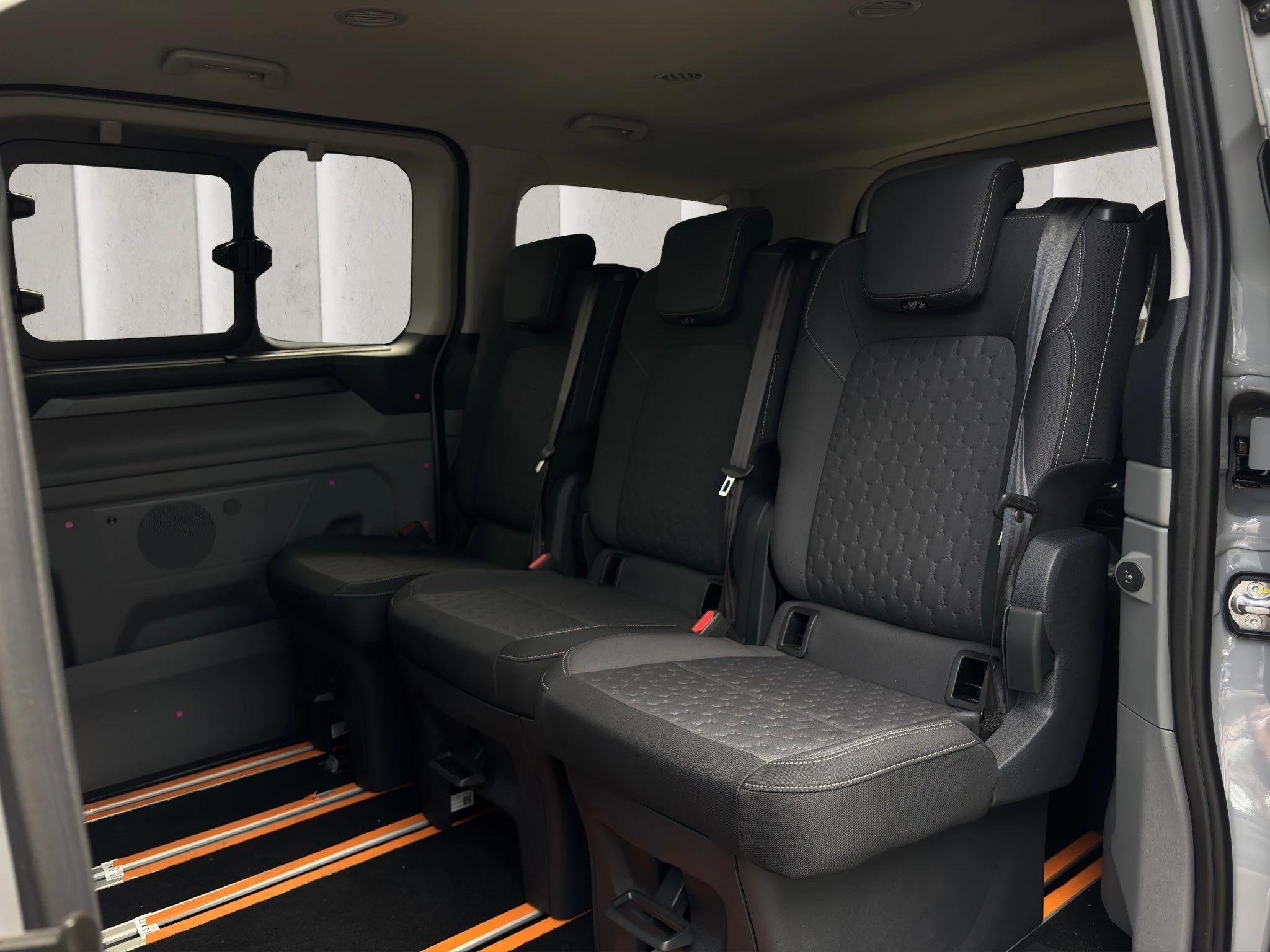 Ford Tourneo Custom Titanium 2.0 EcoBlue 125kW 320 L1 Auto FWD Van. 4-türig