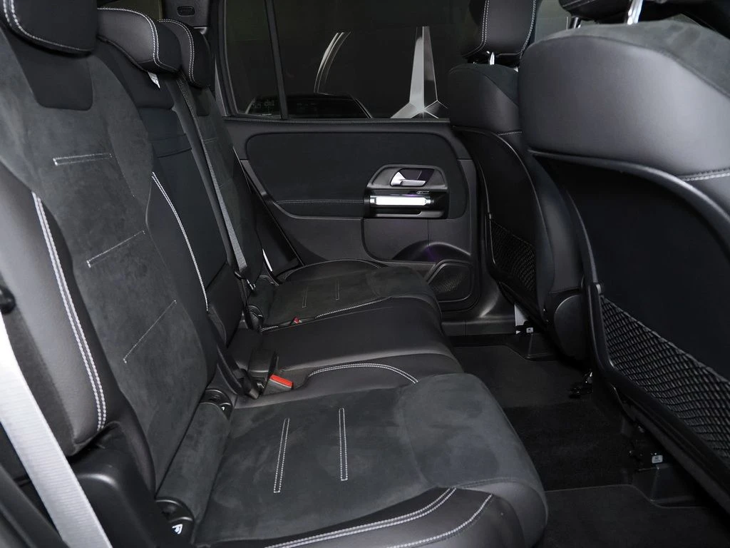 Mercedes-Benz-GLB 200 d-image-13