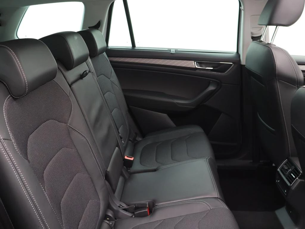 Škoda Kodiaq Kodiaq Clever+ 2.0TDI 150PK *AUTOMAAT*PANODAK*7 ZITPLAATSEN*LEDER*CAMERA*ACC*PDC*NAVI*...*