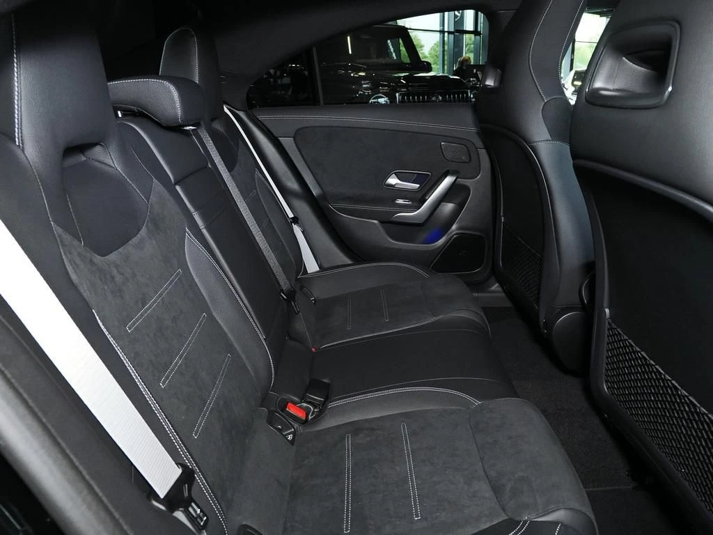 Mercedes-Benz-CLA 180-image-14