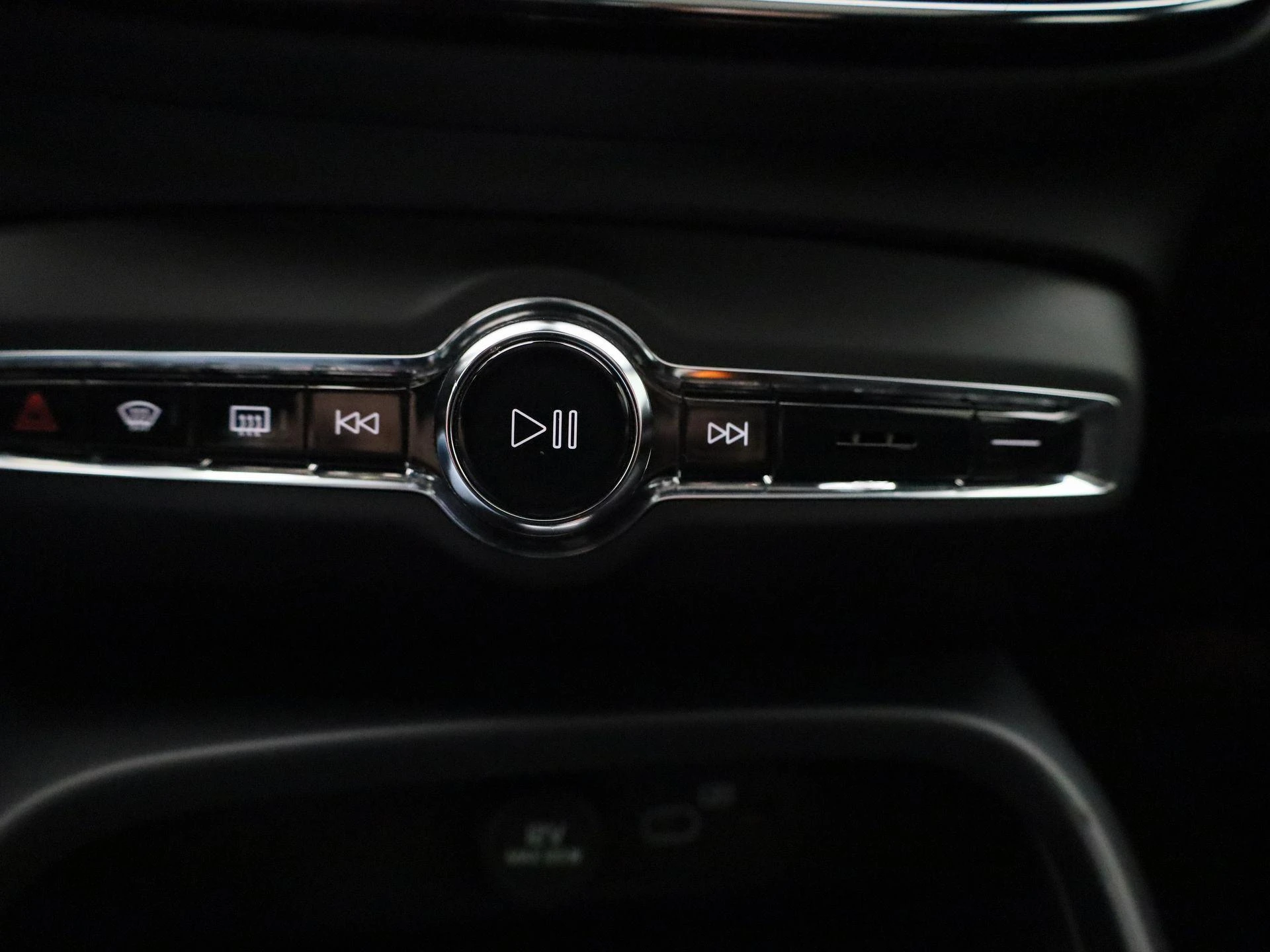 Volvo-C40-image-24
