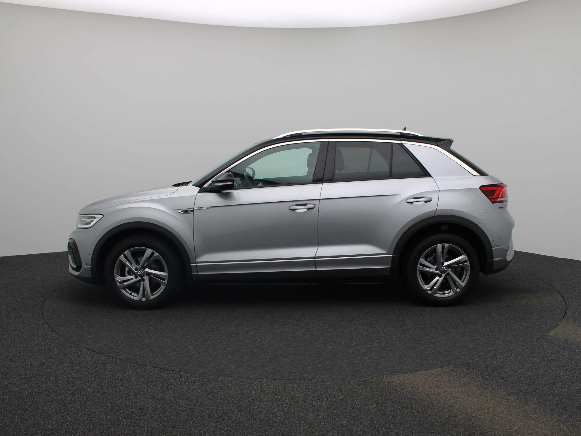 Volkswagen-T-Roc-image-3