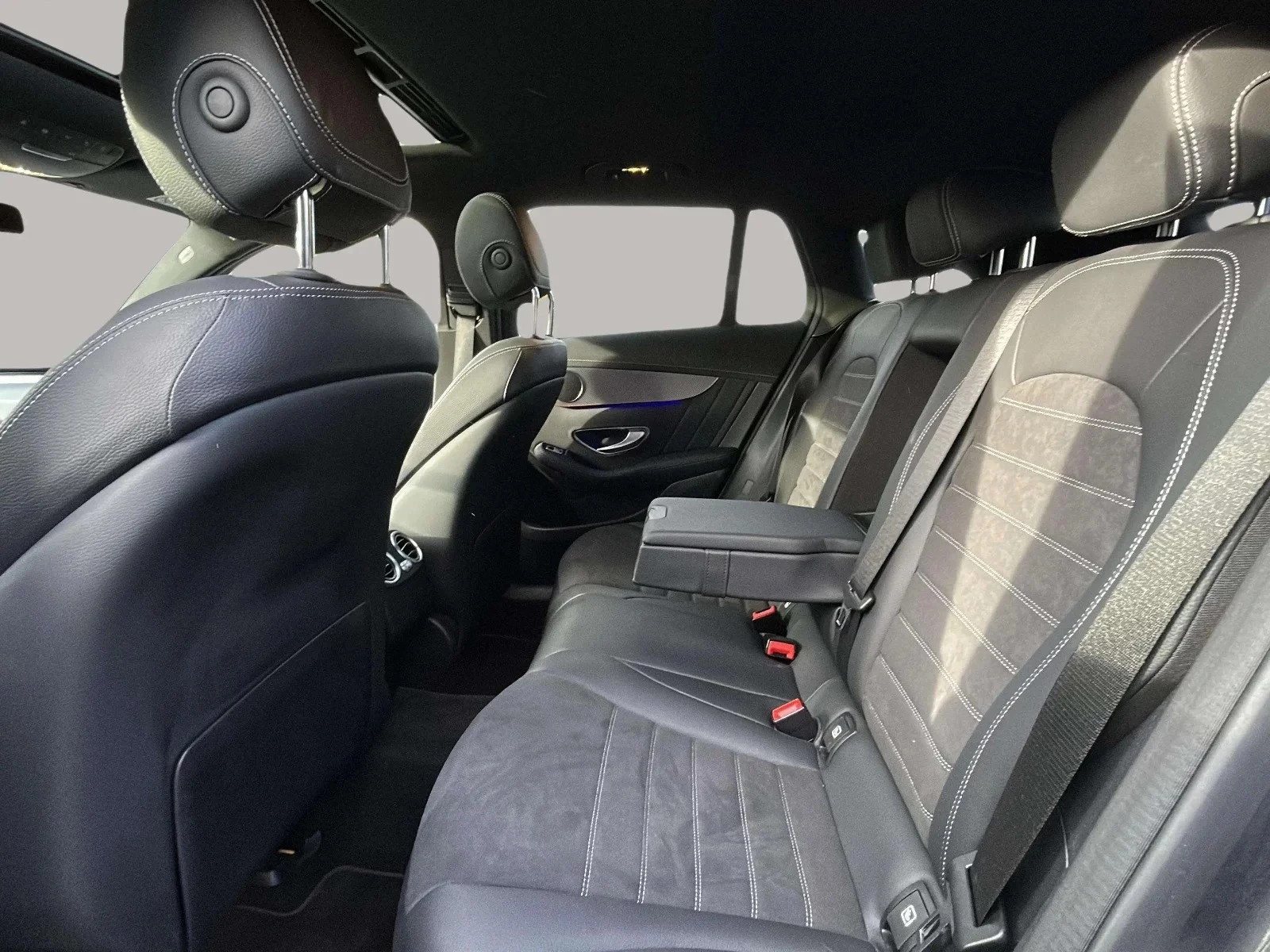 Mercedes-Benz-EQC-image-14