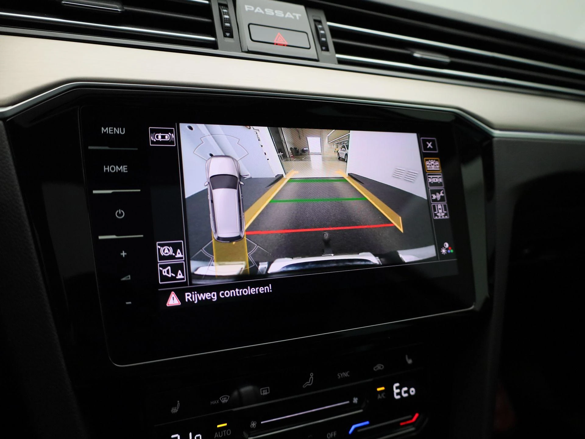 Volkswagen-Passat-image-35