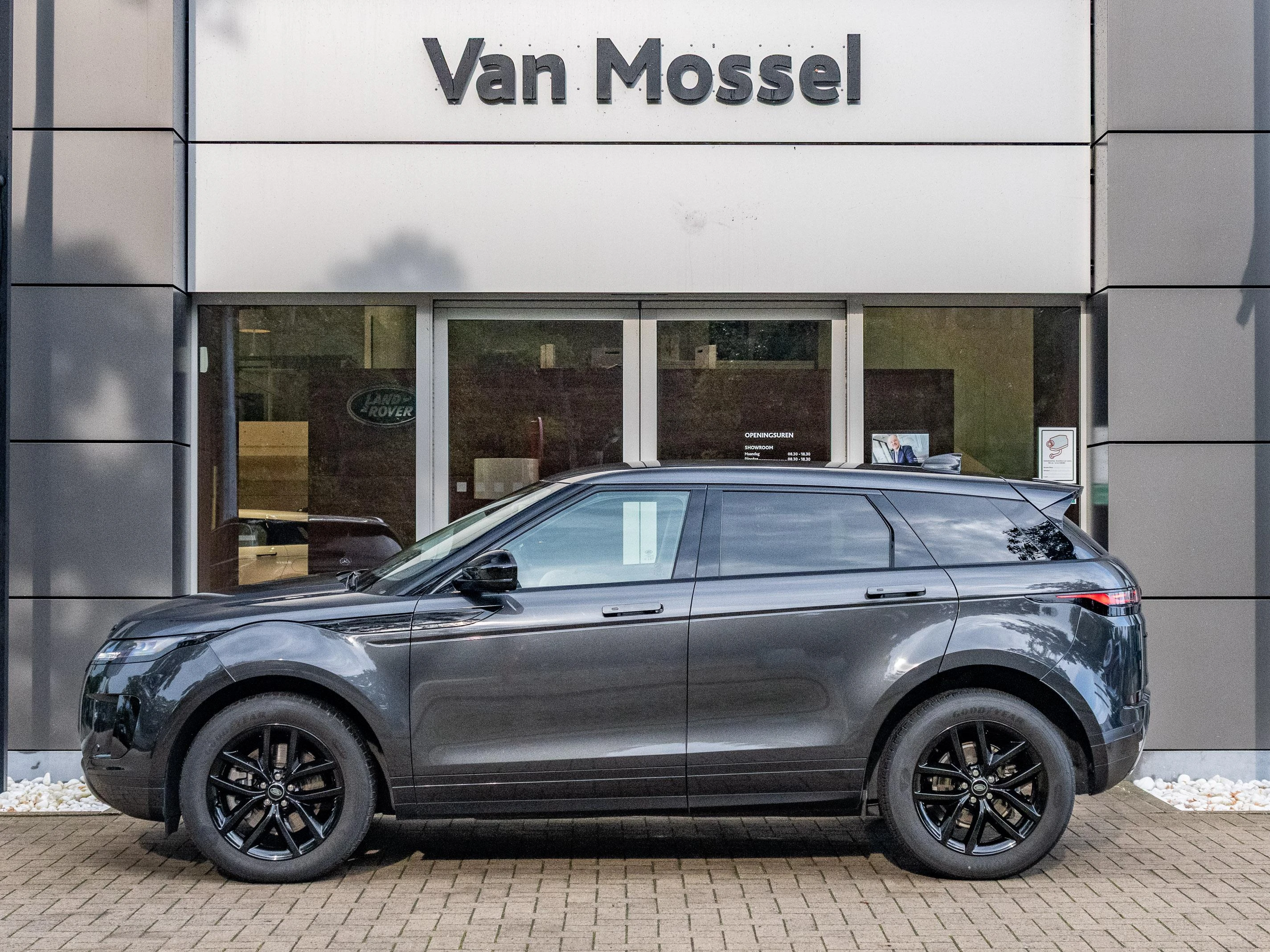 Land Rover-Range Rover Evoque-image-2