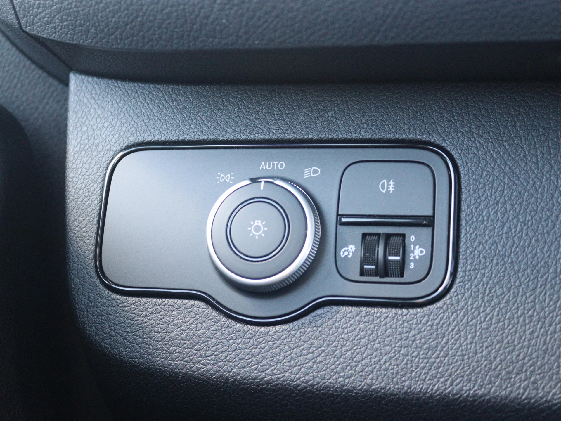 Mercedes-Benz-Sprinter-image-12
